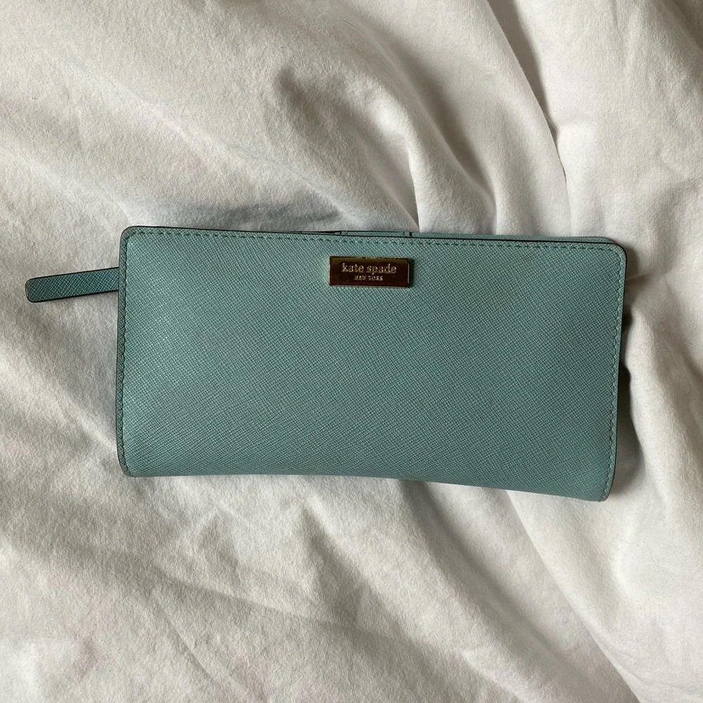 ✨ KATE SPADE WALLET ✨ - Picture 1 of 8